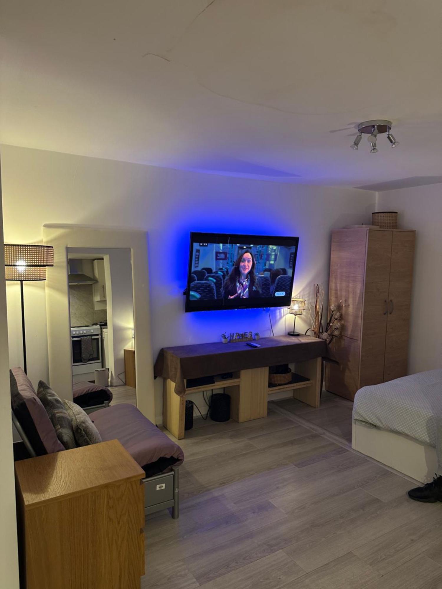 Stylish Studio Flat - Watford Junction - Harry Potter Экстерьер фото